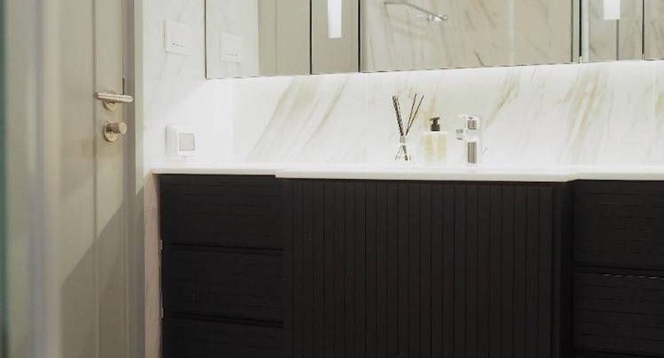 For sale 2 bedrooms condo in Pathum Wan, Bangkok