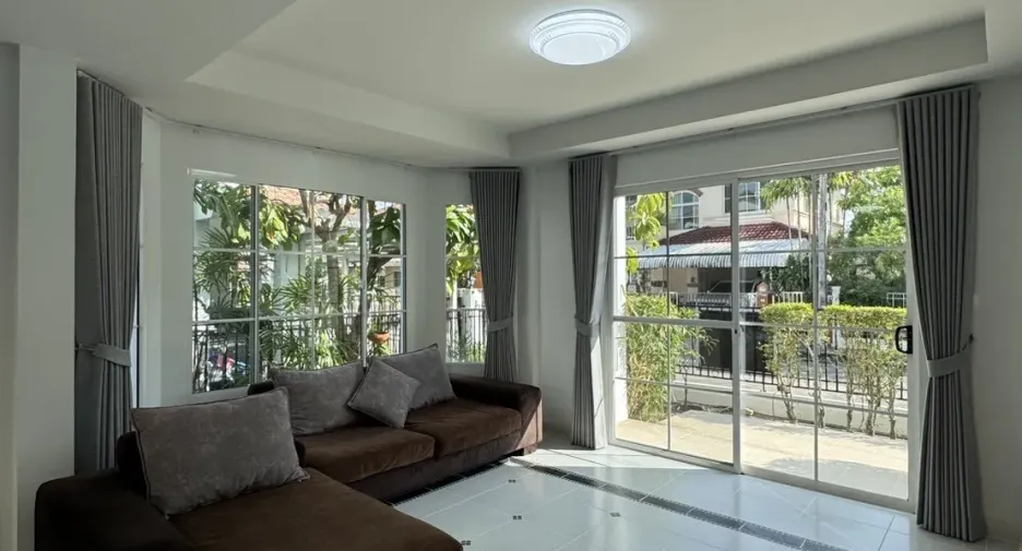 Casa en alquiler de 3 habitaciones en Mueang Phuket, Phuket