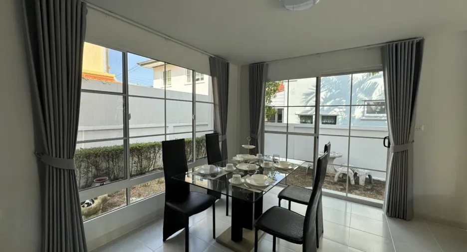 Casa en alquiler de 3 habitaciones en Mueang Phuket, Phuket
