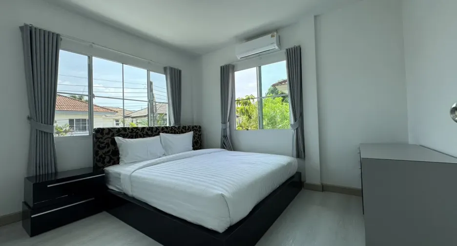 Casa en alquiler de 3 habitaciones en Mueang Phuket, Phuket