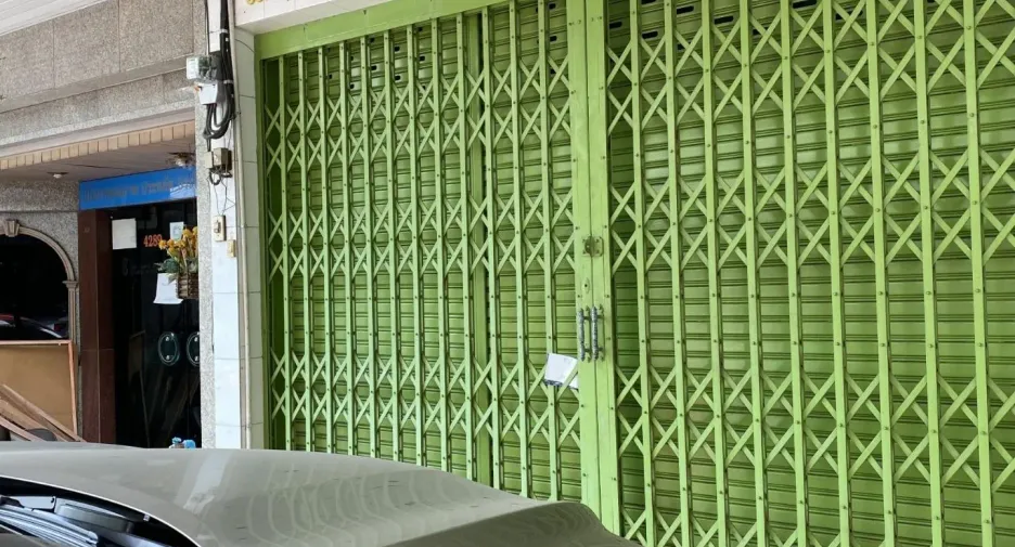 Gewerbefläche zum Kauf mit 3 Zimmer in Yan Nawa, Bangkok