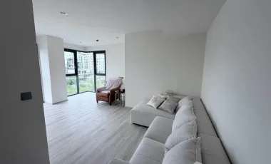 Condo en venta y en alquiler de 3 habitaciones en Huai Khwang, Bangkok