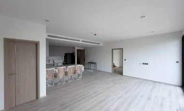 Condo en venta y en alquiler de 3 habitaciones en Huai Khwang, Bangkok
