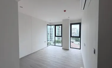 Condo en venta y en alquiler de 3 habitaciones en Huai Khwang, Bangkok