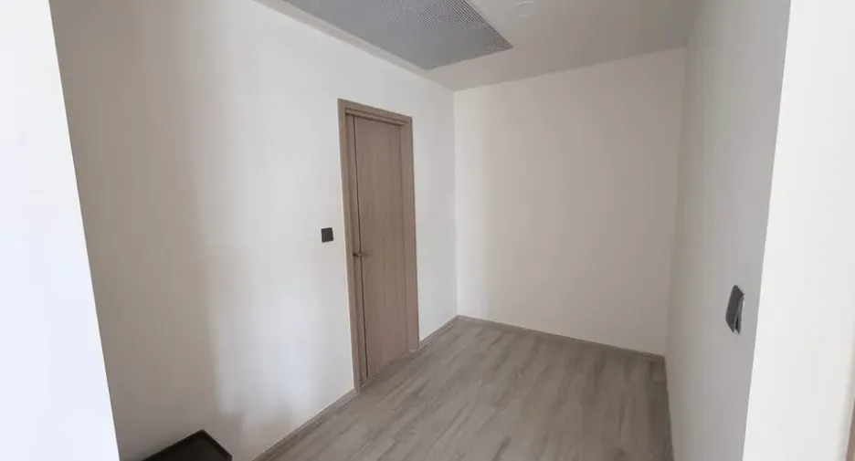 Condo en alquiler y en venta de 3 habitaciones en Huai Khwang, Bangkok