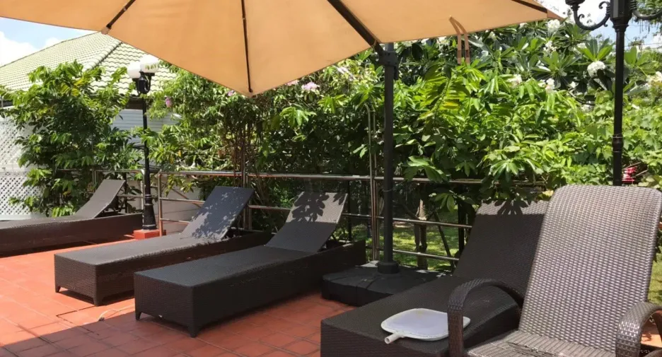 À louer 4 chambres maison à Mueang Samut Prakan, Samut Prakan