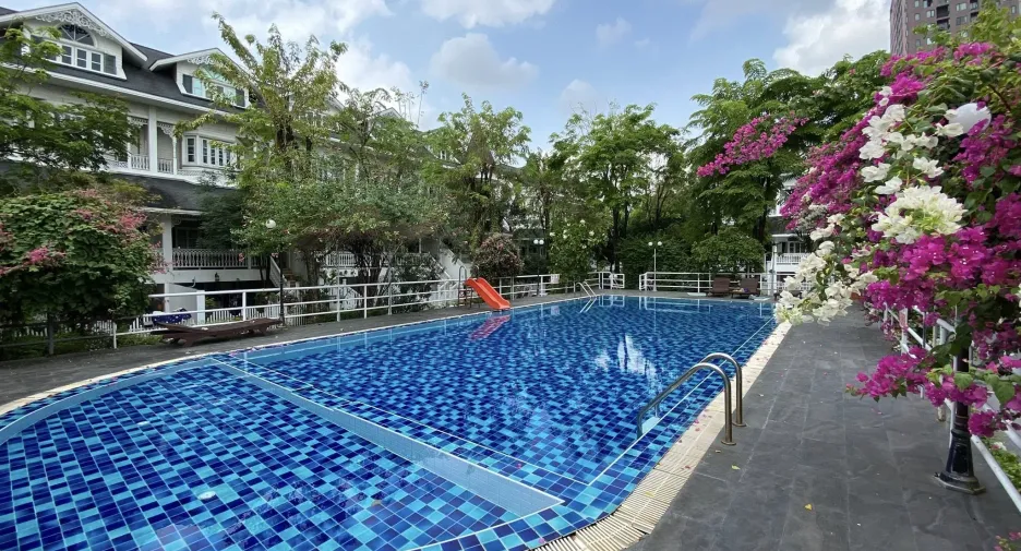 Casa en alquiler de 4 habitaciones en Mueang Samut Prakan, Samut Prakan