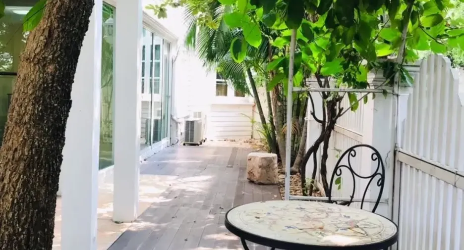 Casa en alquiler de 4 habitaciones en Mueang Samut Prakan, Samut Prakan