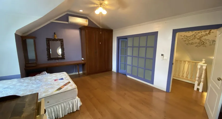Casa en alquiler de 4 habitaciones en Mueang Samut Prakan, Samut Prakan