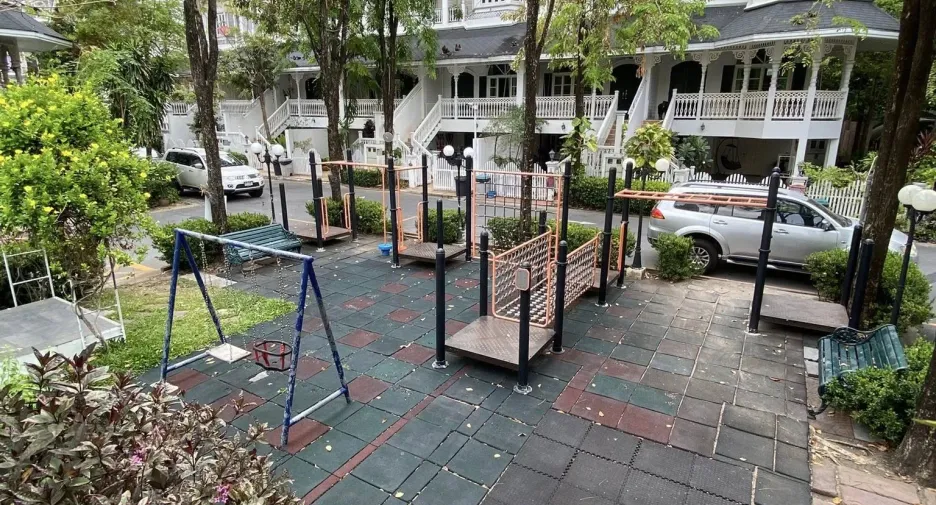 Casa en alquiler de 4 habitaciones en Mueang Samut Prakan, Samut Prakan