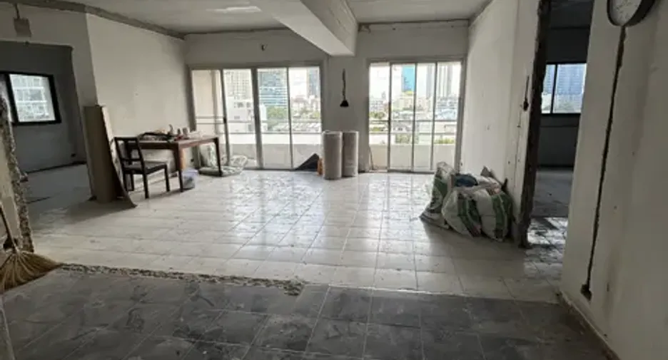 À vendre 3 chambres condo à Watthana, Bangkok