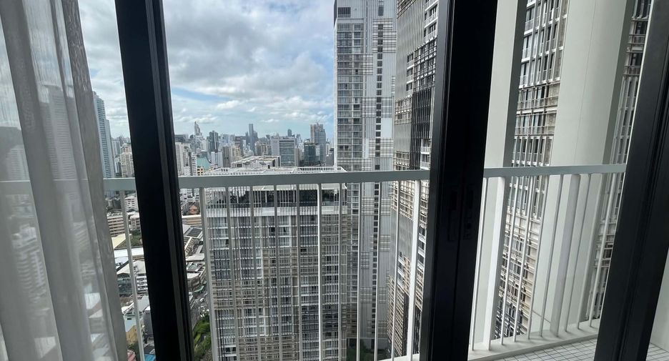 À louer studio condo à Khlong Toei, Bangkok