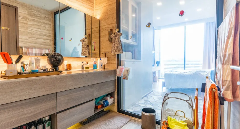For sale 2 bedrooms condo in Khlong Toei, Bangkok
