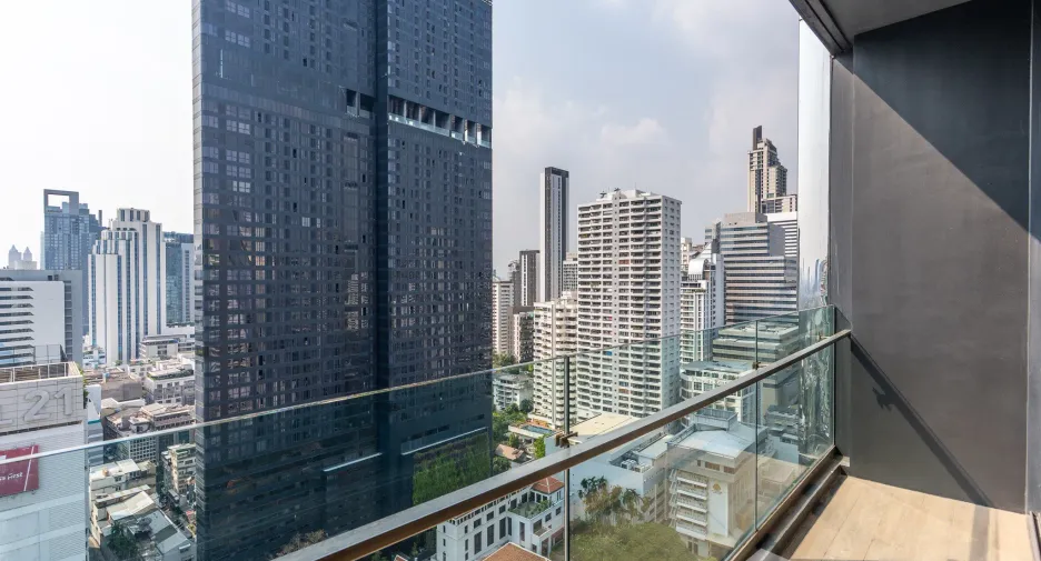 For sale 2 bedrooms condo in Khlong Toei, Bangkok
