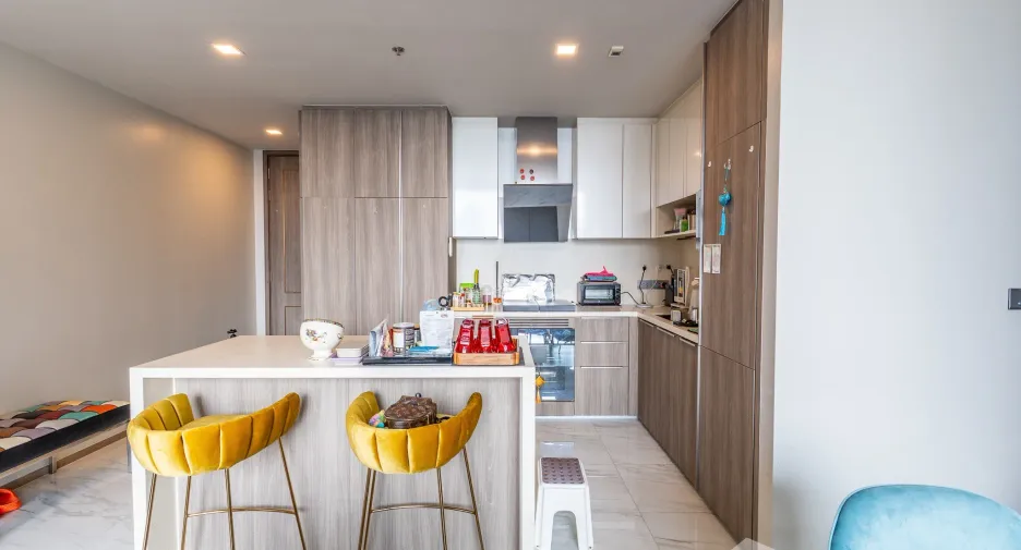 For sale 2 bedrooms condo in Khlong Toei, Bangkok