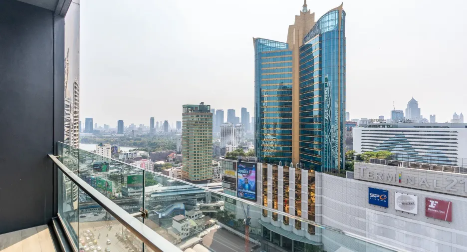 For sale 2 bedrooms condo in Khlong Toei, Bangkok