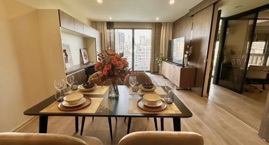 For rent 2 bedrooms condo in Pathum Wan, Bangkok