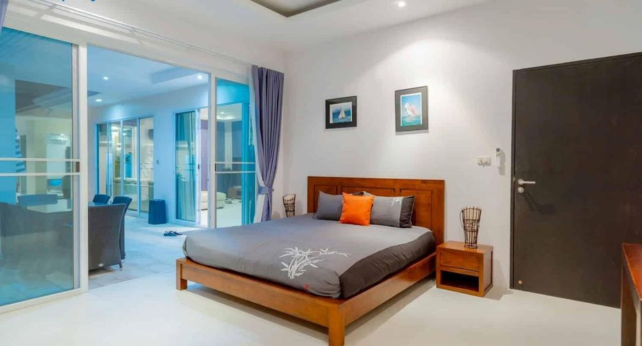 For sale 4 bedrooms villa in Hua Hin, Prachuap Khiri Khan