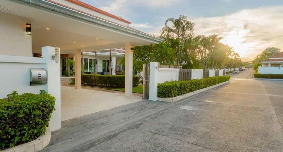 For sale 4 bedrooms villa in Hua Hin, Prachuap Khiri Khan