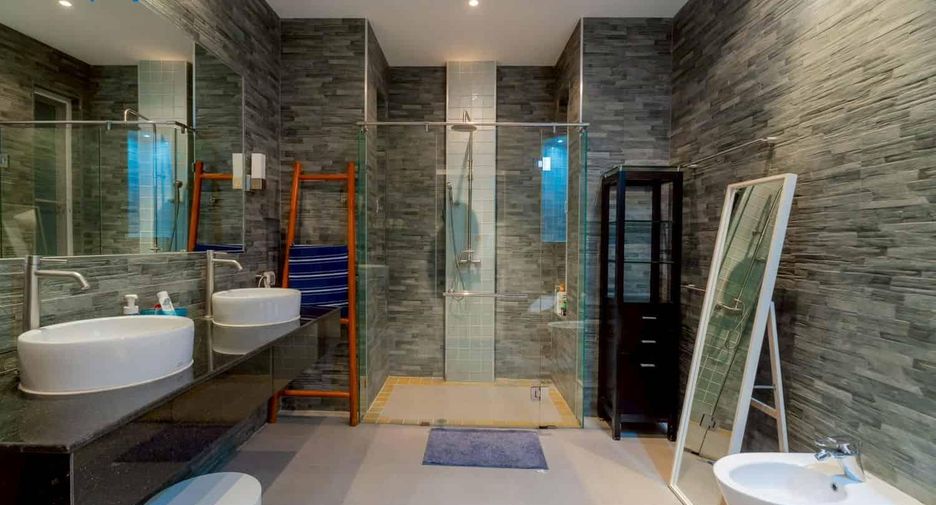 For sale 4 bedrooms villa in Hua Hin, Prachuap Khiri Khan