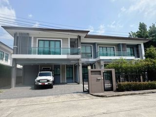 For sale 4 bedrooms house in Suan Luang, Bangkok