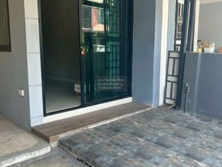 For sale 4 bedrooms townhouse in Lat Krabang, Bangkok