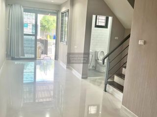 For sale 4 bedrooms townhouse in Lat Krabang, Bangkok