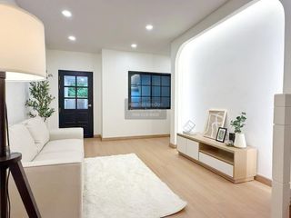Casa adosada en venta de 3 habitaciones en Bang Kapi, Bangkok