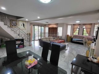 For sale 5 bedrooms house in Phasi Charoen, Bangkok