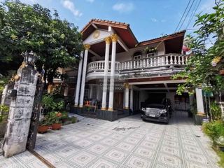For sale 5 bedrooms house in Phasi Charoen, Bangkok