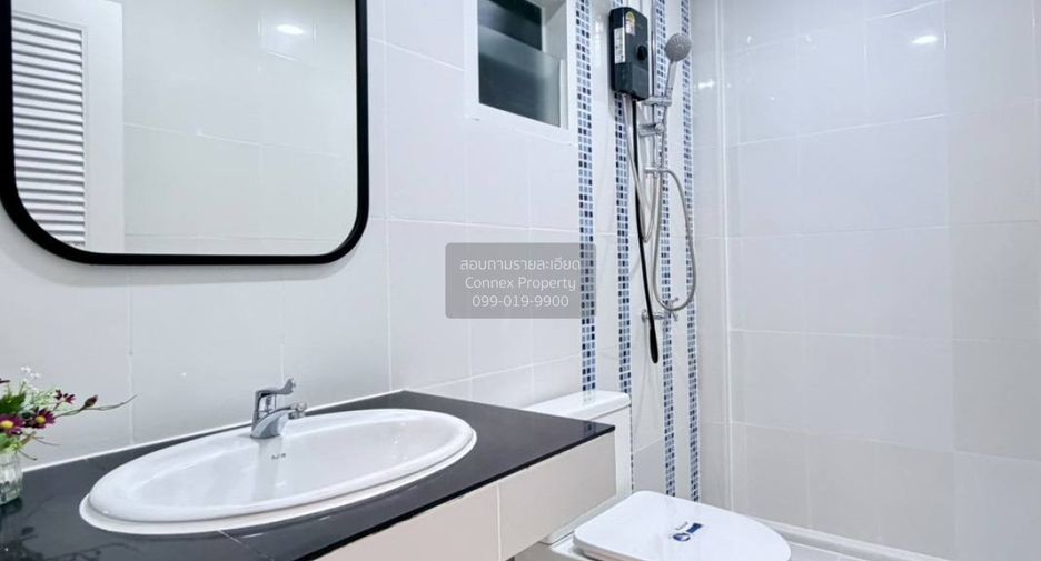 For sale 2 ベッドルーム townhouse in Bang Lamung, Chonburi