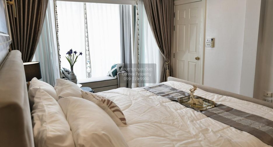 For sale 4 bedrooms townhouse in Lat Phrao, Bangkok