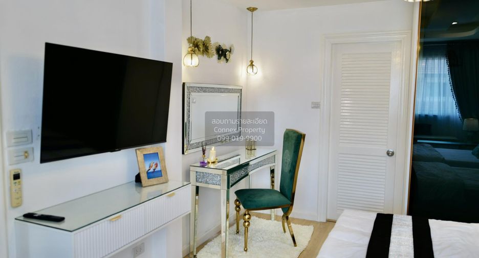 For sale 4 bedrooms townhouse in Lat Phrao, Bangkok