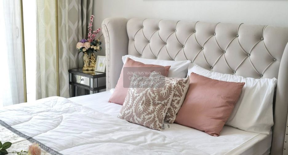 For sale 4 bedrooms townhouse in Lat Phrao, Bangkok