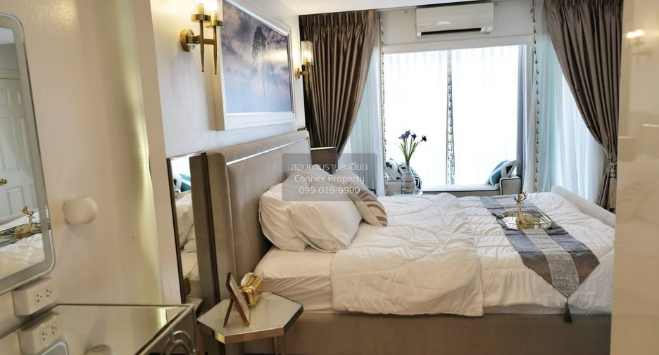 For sale 4 bedrooms townhouse in Lat Phrao, Bangkok