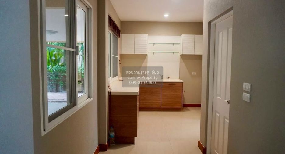 For sale 4 bedrooms house in Bang Khun Thian, Bangkok