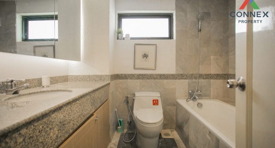Condo en venta de 2 habitaciones en Khlong Toei, Bangkok