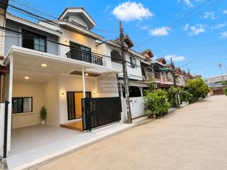 For sale 3 bedrooms townhouse in Bueng Kum, Bangkok