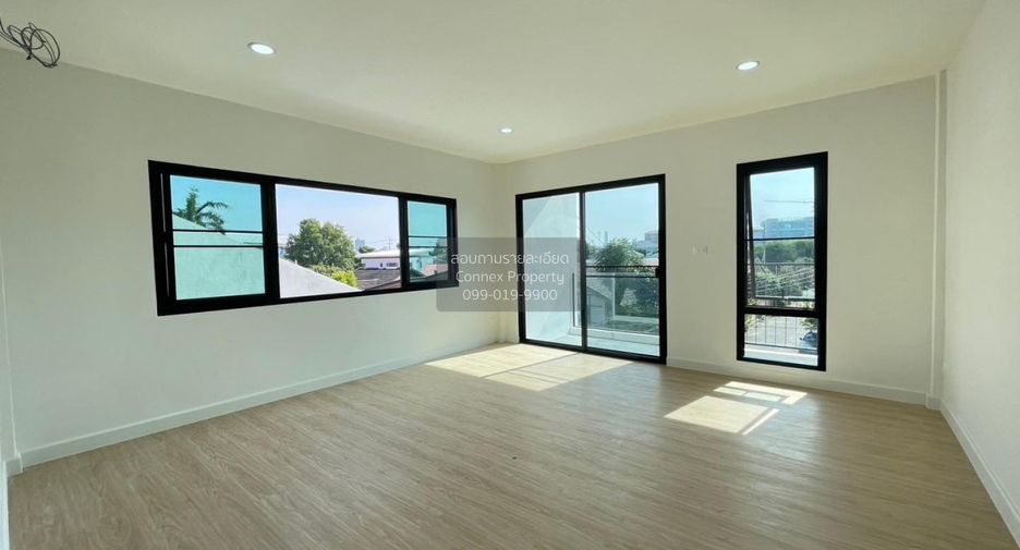 For sale 4 bedrooms townhouse in Mueang Nonthaburi, Nonthaburi