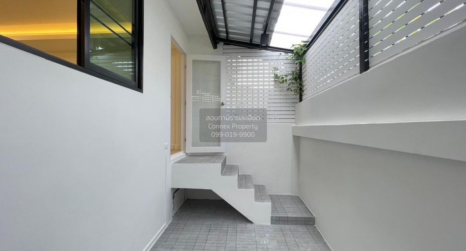 For sale 4 bedrooms townhouse in Mueang Nonthaburi, Nonthaburi