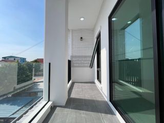 出售 4 卧室 联排别墅 在 Mueang Nonthaburi, Nonthaburi