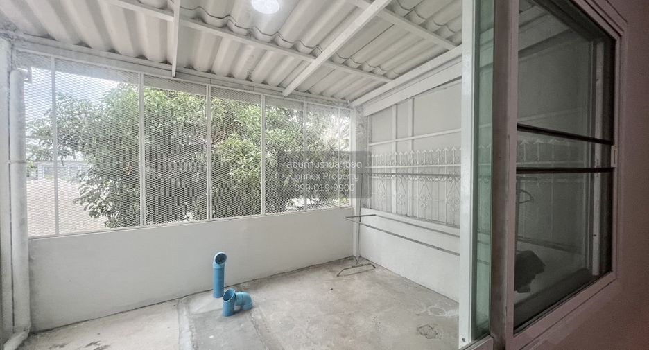 For sale 2 bedrooms townhouse in Lat Phrao, Bangkok