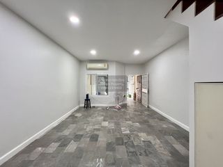 出售 2 卧室 联排别墅 在 Lat Phrao, 曼谷