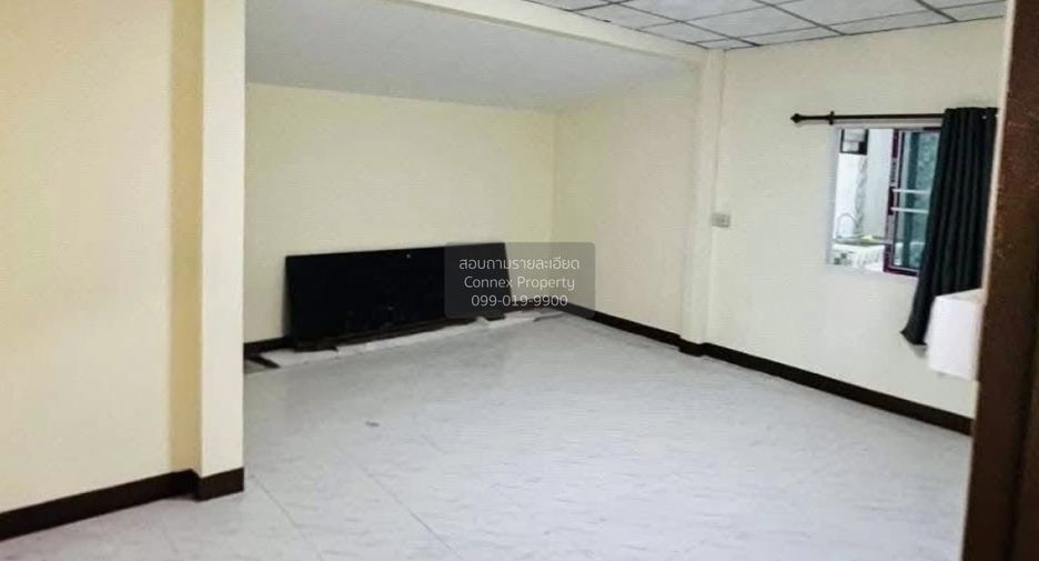 Casa adosada en venta de 3 habitaciones en Lat Krabang, Bangkok