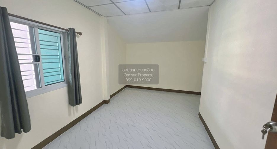 Casa adosada en venta de 3 habitaciones en Lat Krabang, Bangkok
