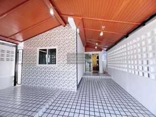 Продажа 2 спальни таунхаус в Нонг Чок, Бангкок