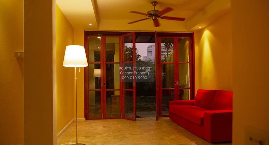 Casa en venta de 3 habitaciones en Din Daeng, Bangkok