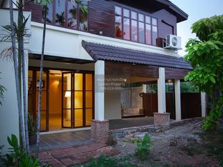 出售 3 卧室 独立屋 在 Din Daeng, 曼谷