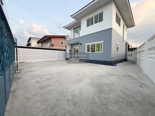 For sale 3 bedrooms house in Bang Khae, Bangkok