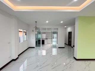 For sale 3 bedrooms house in Bang Khae, Bangkok